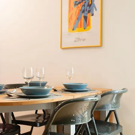 Apartment Gorgeous Rooftop 2-bed 250m To Intendente Sq *