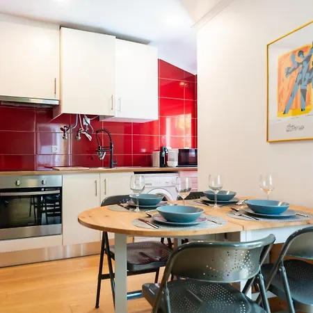 Apartment Gorgeous Rooftop 2-bed 250m To Intendente Sq Lissabon