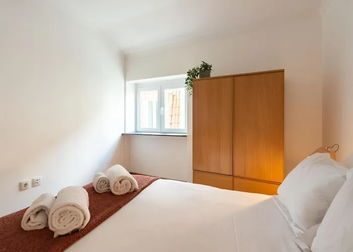 Gorgeous Rooftop 2-bed 250m To Intendente Sq Lisboa