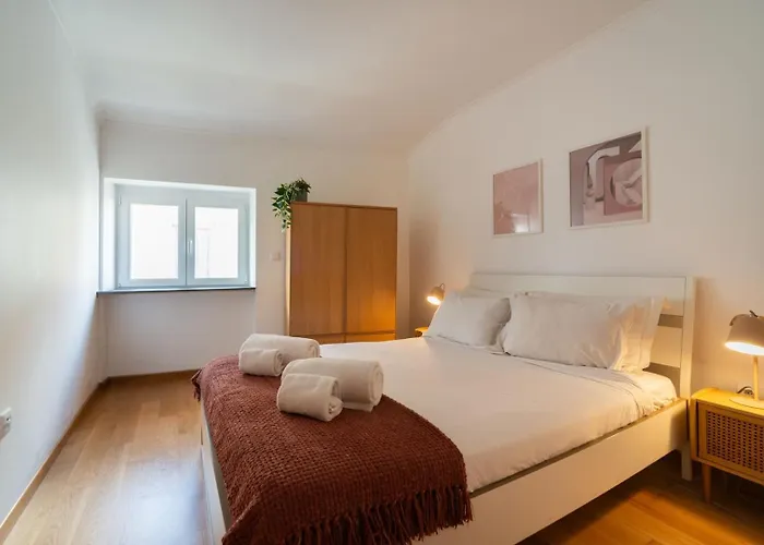 Gorgeous Rooftop 2-bed 250m To Intendente Sq Lisboa