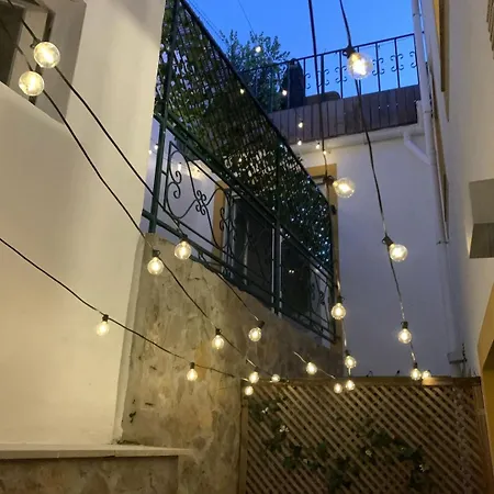 Gorgeous Rooftop 2-bed 250m To Intendente Sq Лісабон